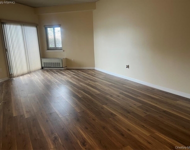 725 Miller Avenue - Photo Thumbnail 7