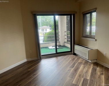 725 Miller Avenue - Photo Thumbnail 10