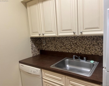 725 Miller Avenue - Photo Thumbnail 6