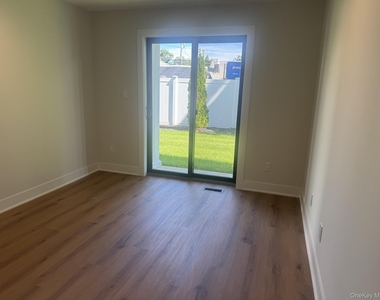161 Union Avenue - Photo Thumbnail 11