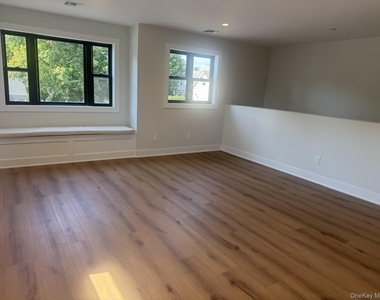 161 Union Avenue - Photo Thumbnail 3