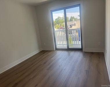 161 Union Avenue - Photo Thumbnail 10