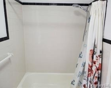 524 Merrick Road - Photo Thumbnail 6