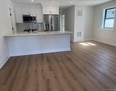 161 Union Avenue - Photo Thumbnail 3