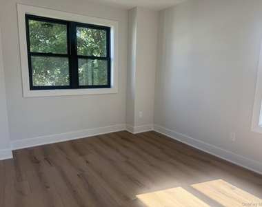 161 Union Avenue - Photo Thumbnail 20