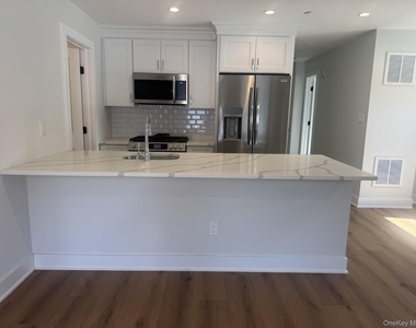 161 Union Avenue - Photo Thumbnail 4