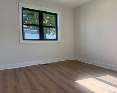 161 Union Avenue - Photo Thumbnail 10
