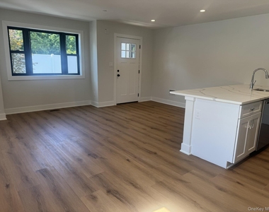 161 Union Avenue - Photo Thumbnail 5