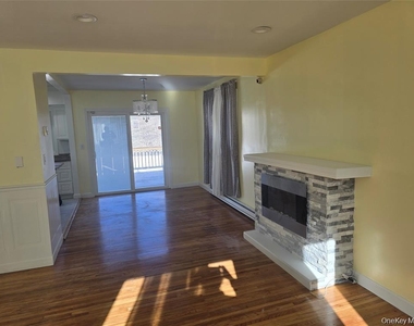 17 Lantern Street - Photo Thumbnail 1
