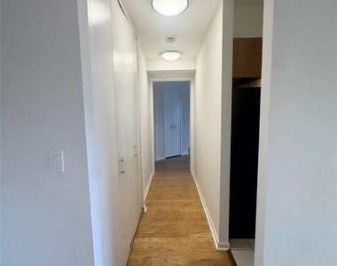 141 Great Neck Road - Photo Thumbnail 12