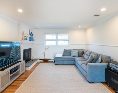8 Bay Road - Photo Thumbnail 15