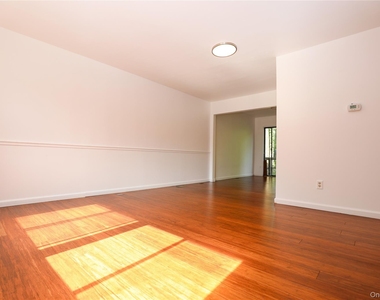 259 Village Court - Photo Thumbnail 11