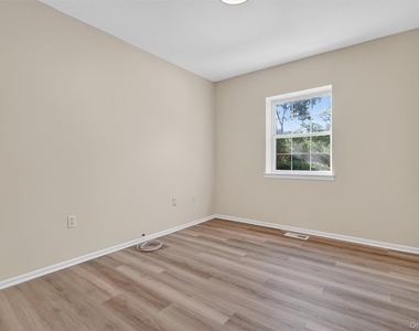10-12 Chestnut Street - Photo Thumbnail 16