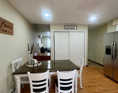 16 Maryland Avenue - Photo Thumbnail 6