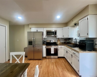 16 Maryland Avenue - Photo Thumbnail 4