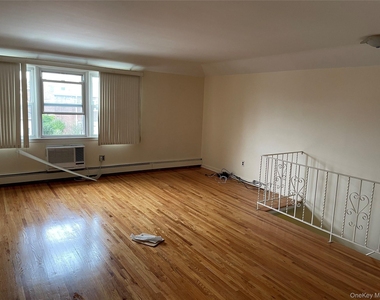 149-14 21 Avenue - Photo Thumbnail 3