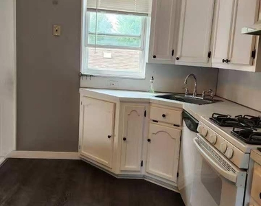 18-08 Murray St  2fl - Photo Thumbnail 8