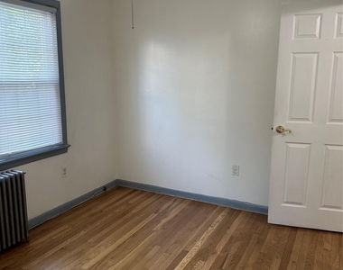 242 Sommerville Place - Photo Thumbnail 13