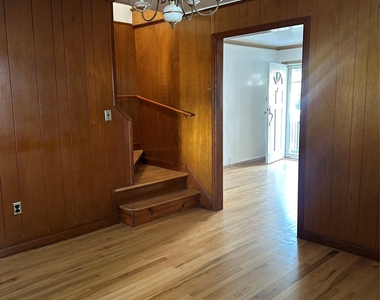 242 Sommerville Place - Photo Thumbnail 4