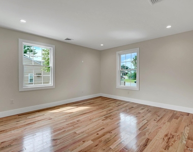 25 Sunnybrook Drive E - Photo Thumbnail 13