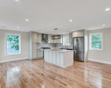 25 Sunnybrook Drive E - Photo Thumbnail 5