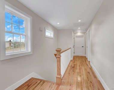 25 Sunnybrook Drive E - Photo Thumbnail 7