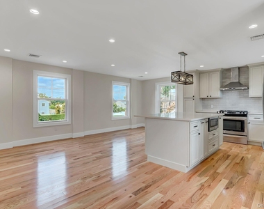 25 Sunnybrook Drive E - Photo Thumbnail 2
