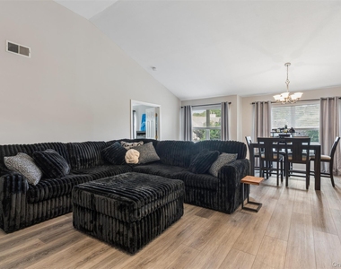 3002 Willow Pond Drive - Photo Thumbnail 4