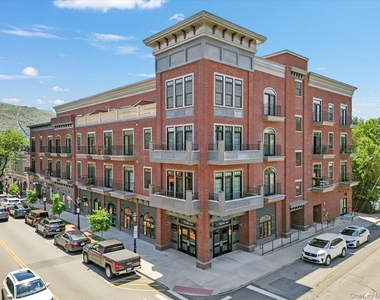 249 Main Street - Photo Thumbnail 1