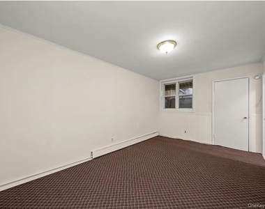 5942 164th Street - Photo Thumbnail 6