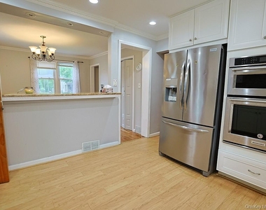 68 Weaver Street - Photo Thumbnail 9