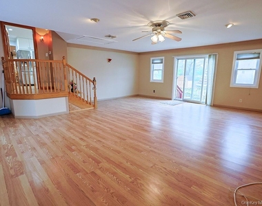 68 Weaver Street - Photo Thumbnail 2