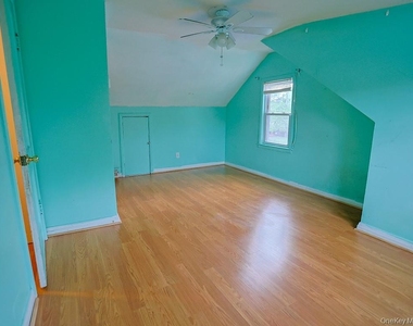 68 Weaver Street - Photo Thumbnail 3