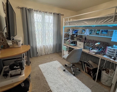 28 Hidden Creek Boulevard - Photo Thumbnail 8