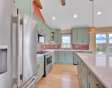 328 E Chester Street - Photo Thumbnail 7