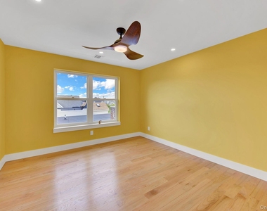 328 E Chester Street - Photo Thumbnail 12