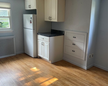 140 Nassau Avenue - Photo Thumbnail 2