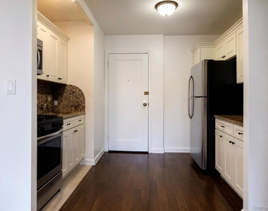 37-30 83rd Street - Photo Thumbnail 2