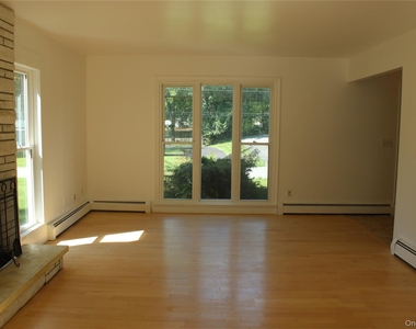 8 Tanglewood Drive - Photo Thumbnail 4