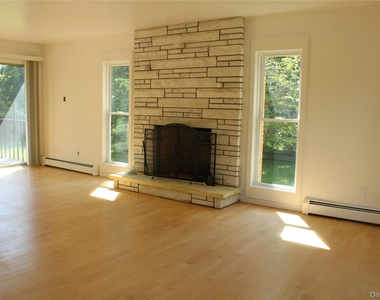 8 Tanglewood Drive - Photo Thumbnail 3