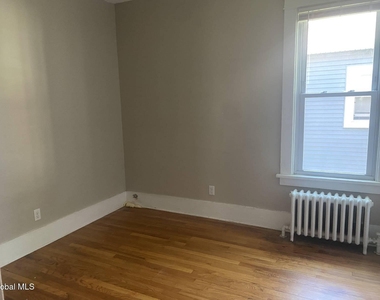 51 Hollywood Avenue - Photo Thumbnail 5