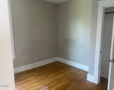 51 Hollywood Avenue - Photo Thumbnail 4