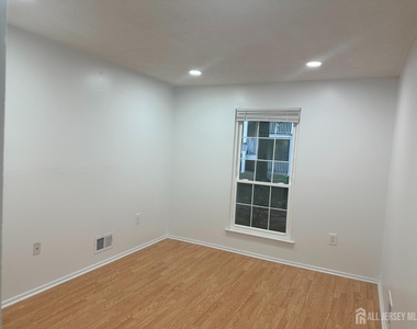 158 Darwin Lane - Photo Thumbnail 3