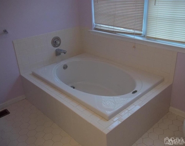 265 Shady Oak Court - Photo Thumbnail 65