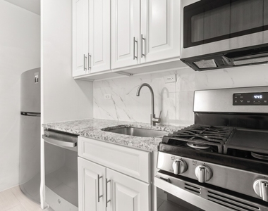 333 E 30th Street - Photo Thumbnail 12