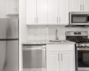 333 E 30th Street - Photo Thumbnail 9