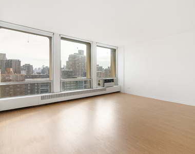 333 E 30th Street - Photo Thumbnail 6