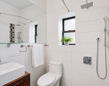 197 Bainbridge Street - Photo Thumbnail 8