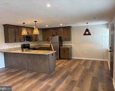 515 Amherst Street - Photo Thumbnail 10