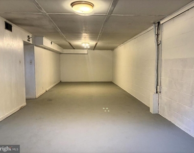 2325 Wilson Boulevard - Photo Thumbnail 15